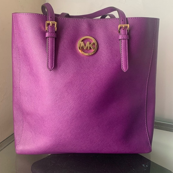 Michael Kors Purple Tote bag - Picture 1 of 3